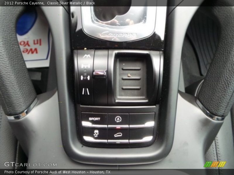 Classic Silver Metallic / Black 2012 Porsche Cayenne