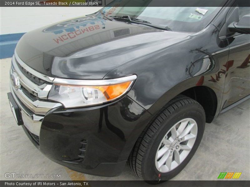 Tuxedo Black / Charcoal Black 2014 Ford Edge SE