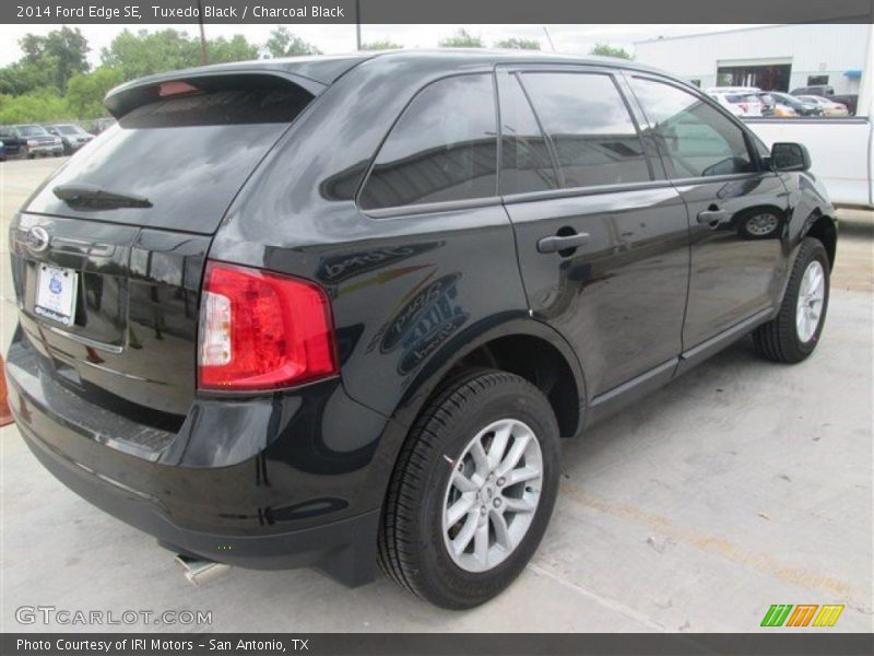 Tuxedo Black / Charcoal Black 2014 Ford Edge SE