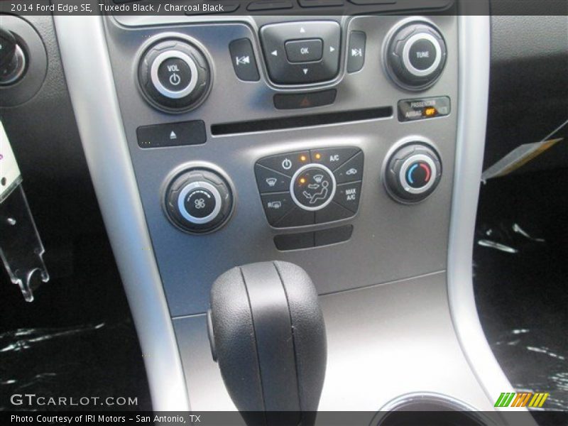 Tuxedo Black / Charcoal Black 2014 Ford Edge SE
