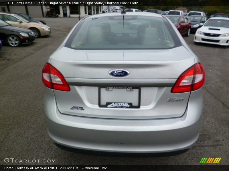 Ingot Silver Metallic / Light Stone/Charcoal Black Cloth 2011 Ford Fiesta S Sedan