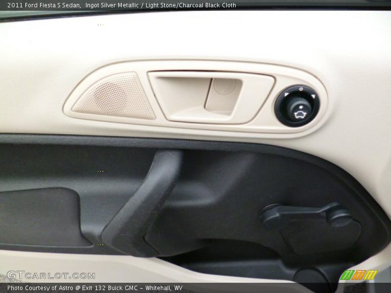 Ingot Silver Metallic / Light Stone/Charcoal Black Cloth 2011 Ford Fiesta S Sedan