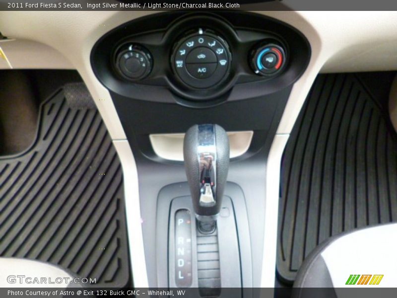 Ingot Silver Metallic / Light Stone/Charcoal Black Cloth 2011 Ford Fiesta S Sedan