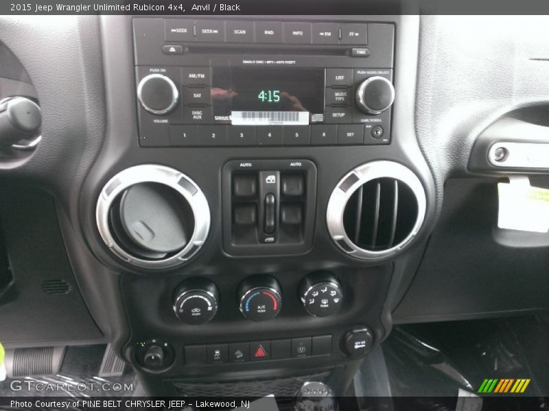 Controls of 2015 Wrangler Unlimited Rubicon 4x4