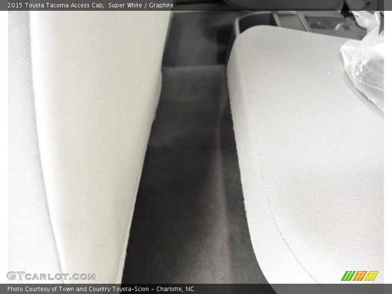 Super White / Graphite 2015 Toyota Tacoma Access Cab
