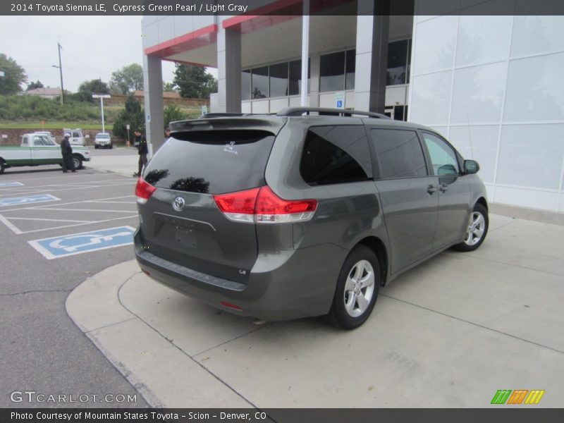Cypress Green Pearl / Light Gray 2014 Toyota Sienna LE