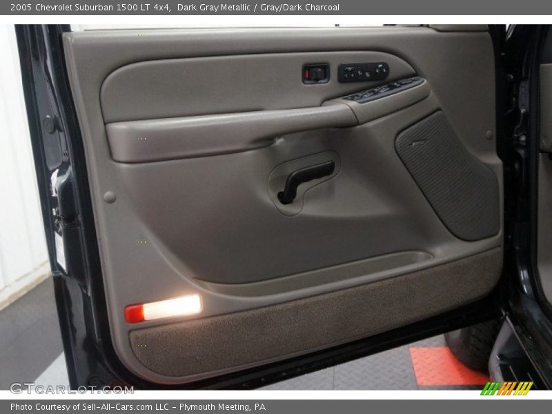 Dark Gray Metallic / Gray/Dark Charcoal 2005 Chevrolet Suburban 1500 LT 4x4