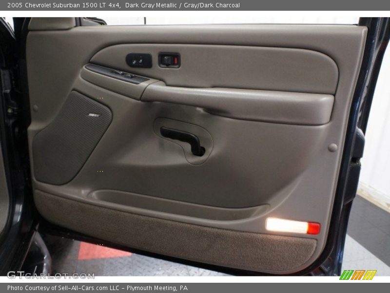 Dark Gray Metallic / Gray/Dark Charcoal 2005 Chevrolet Suburban 1500 LT 4x4