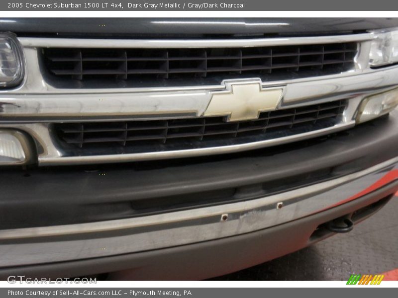 Dark Gray Metallic / Gray/Dark Charcoal 2005 Chevrolet Suburban 1500 LT 4x4