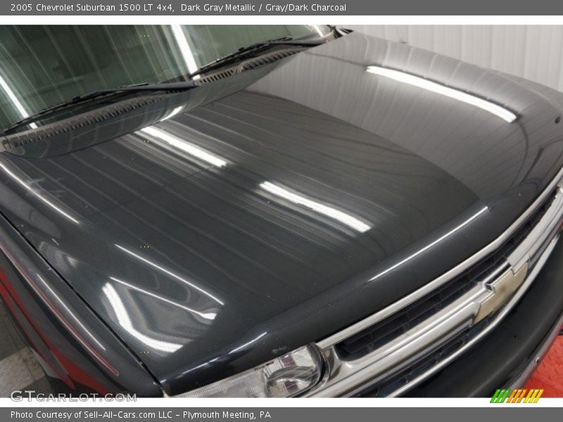 Dark Gray Metallic / Gray/Dark Charcoal 2005 Chevrolet Suburban 1500 LT 4x4