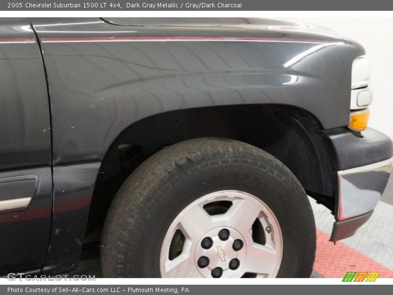 Dark Gray Metallic / Gray/Dark Charcoal 2005 Chevrolet Suburban 1500 LT 4x4