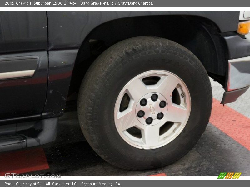 Dark Gray Metallic / Gray/Dark Charcoal 2005 Chevrolet Suburban 1500 LT 4x4