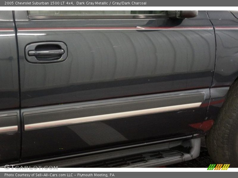 Dark Gray Metallic / Gray/Dark Charcoal 2005 Chevrolet Suburban 1500 LT 4x4