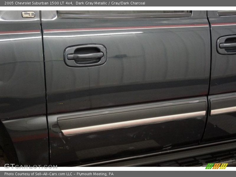 Dark Gray Metallic / Gray/Dark Charcoal 2005 Chevrolet Suburban 1500 LT 4x4