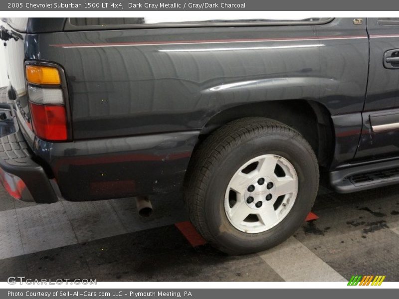 Dark Gray Metallic / Gray/Dark Charcoal 2005 Chevrolet Suburban 1500 LT 4x4