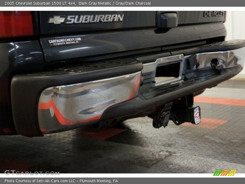 Dark Gray Metallic / Gray/Dark Charcoal 2005 Chevrolet Suburban 1500 LT 4x4