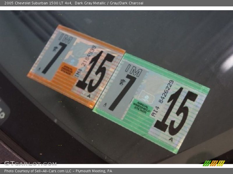 Dark Gray Metallic / Gray/Dark Charcoal 2005 Chevrolet Suburban 1500 LT 4x4