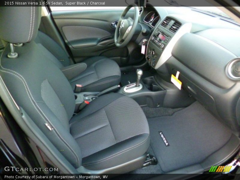 Super Black / Charcoal 2015 Nissan Versa 1.6 SV Sedan