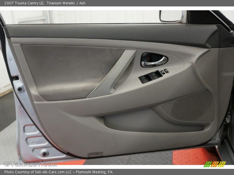 Titanium Metallic / Ash 2007 Toyota Camry LE