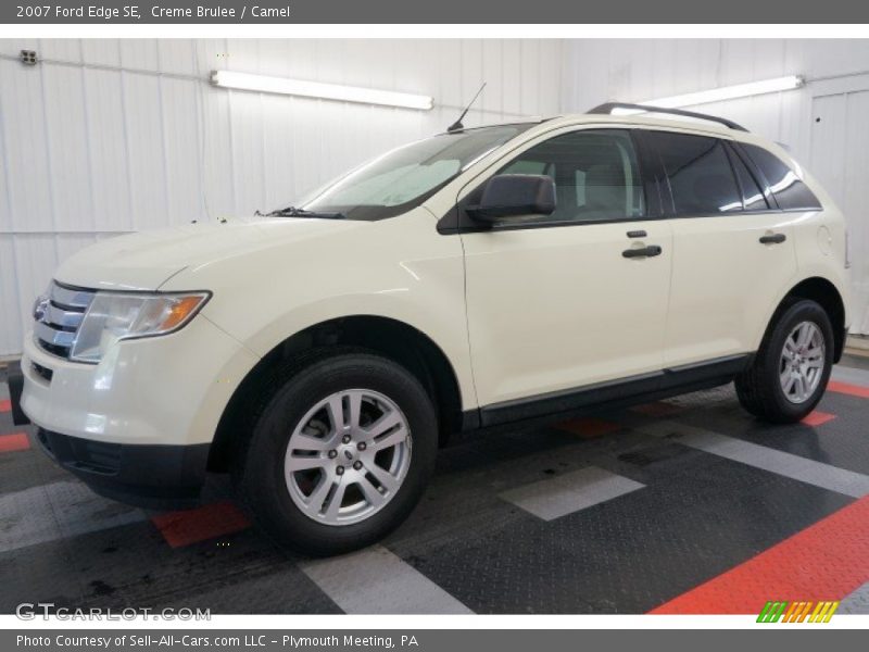 Front 3/4 View of 2007 Edge SE