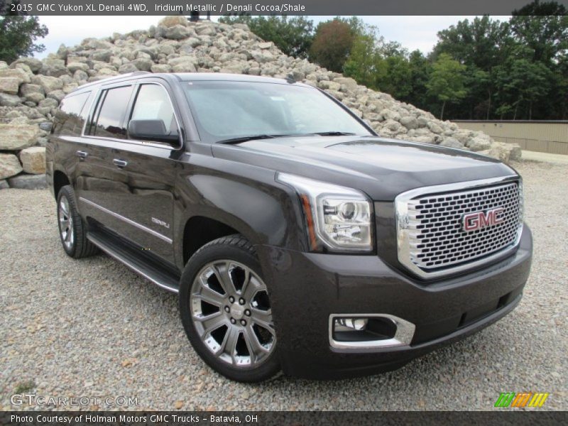 Front 3/4 View of 2015 Yukon XL Denali 4WD