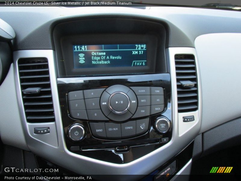 Silver Ice Metallic / Jet Black/Medium Titanium 2014 Chevrolet Cruze LS