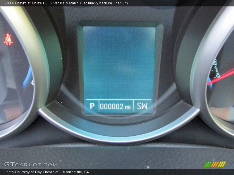 Silver Ice Metallic / Jet Black/Medium Titanium 2014 Chevrolet Cruze LS