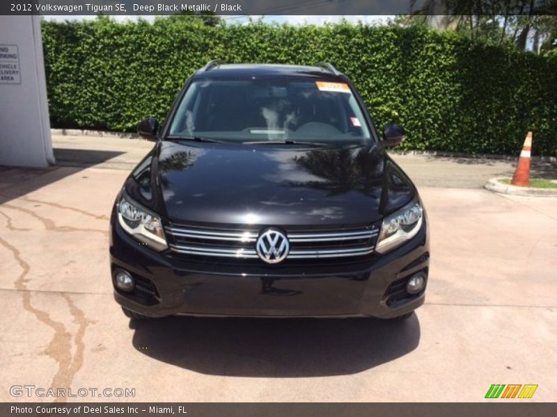 Deep Black Metallic / Black 2012 Volkswagen Tiguan SE