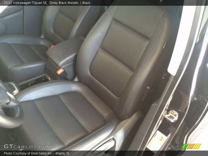 Deep Black Metallic / Black 2012 Volkswagen Tiguan SE