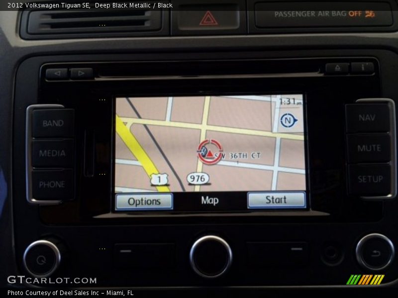 Deep Black Metallic / Black 2012 Volkswagen Tiguan SE