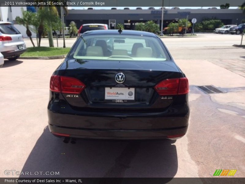 Black / Cornsilk Beige 2011 Volkswagen Jetta SE Sedan