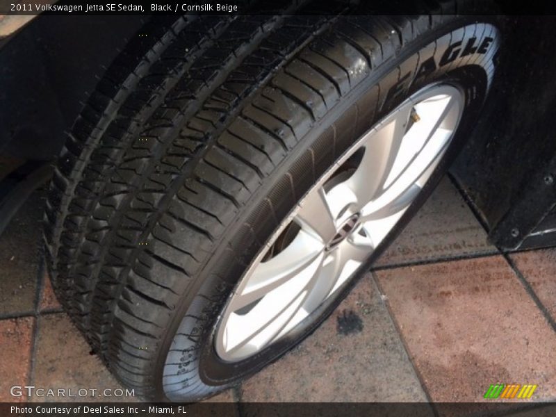Black / Cornsilk Beige 2011 Volkswagen Jetta SE Sedan