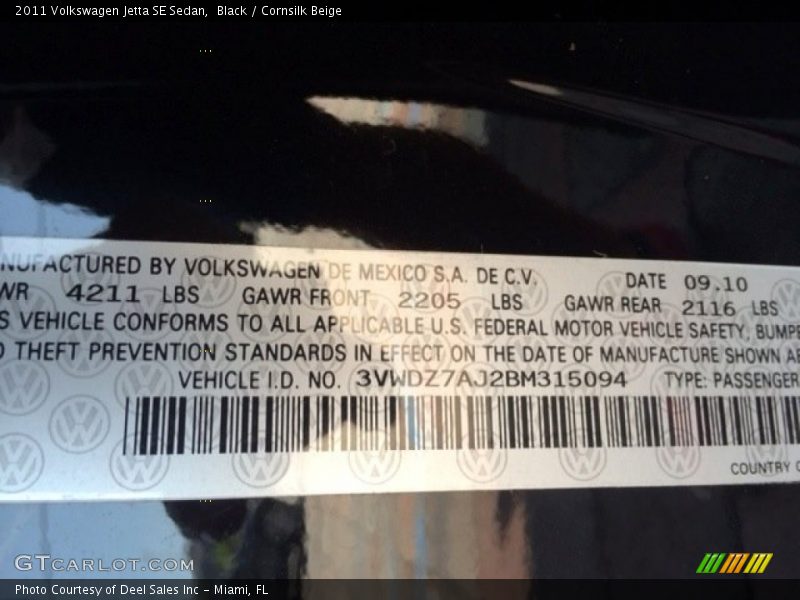 Black / Cornsilk Beige 2011 Volkswagen Jetta SE Sedan