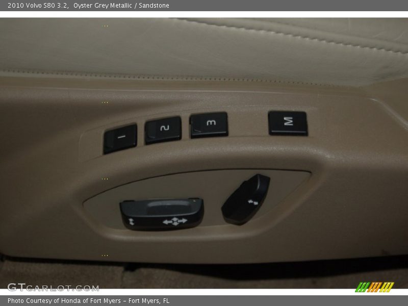 Oyster Grey Metallic / Sandstone 2010 Volvo S80 3.2