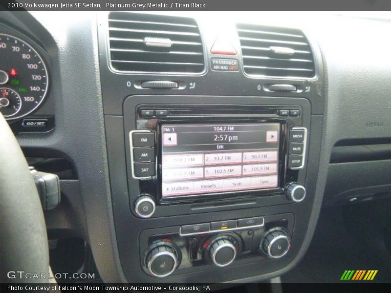 Platinum Grey Metallic / Titan Black 2010 Volkswagen Jetta SE Sedan