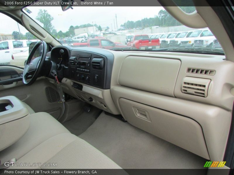 Oxford White / Tan 2006 Ford F250 Super Duty XLT Crew Cab