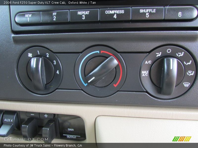 Oxford White / Tan 2006 Ford F250 Super Duty XLT Crew Cab