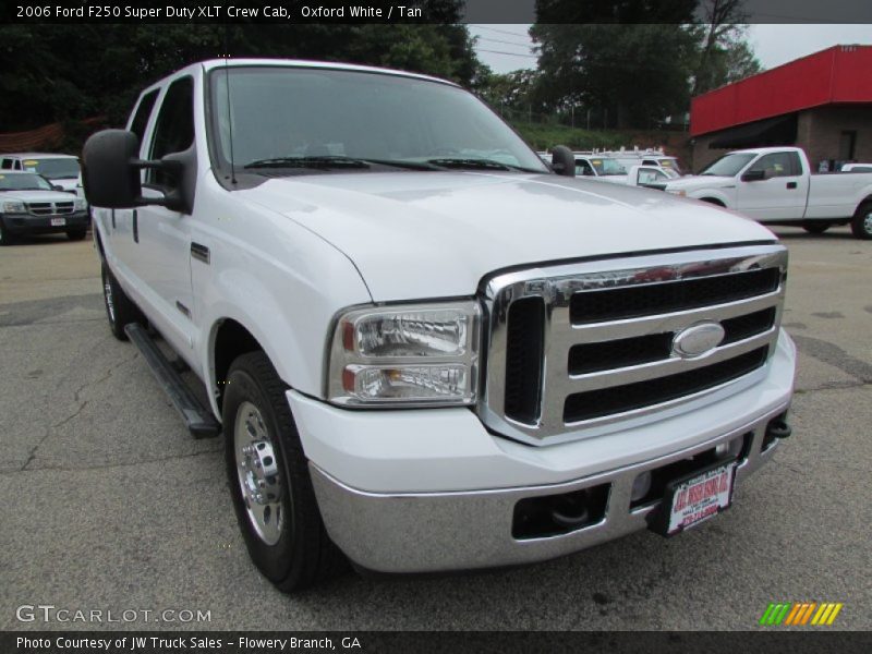 Oxford White / Tan 2006 Ford F250 Super Duty XLT Crew Cab