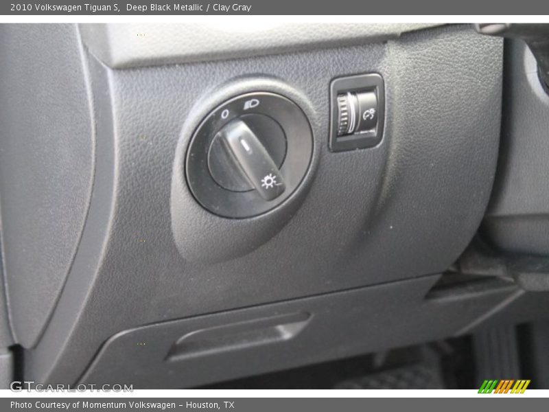 Deep Black Metallic / Clay Gray 2010 Volkswagen Tiguan S