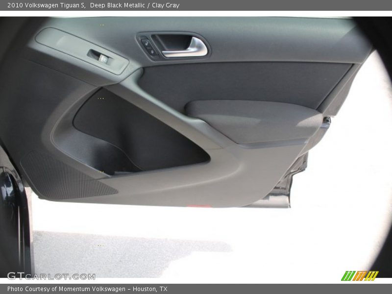 Deep Black Metallic / Clay Gray 2010 Volkswagen Tiguan S