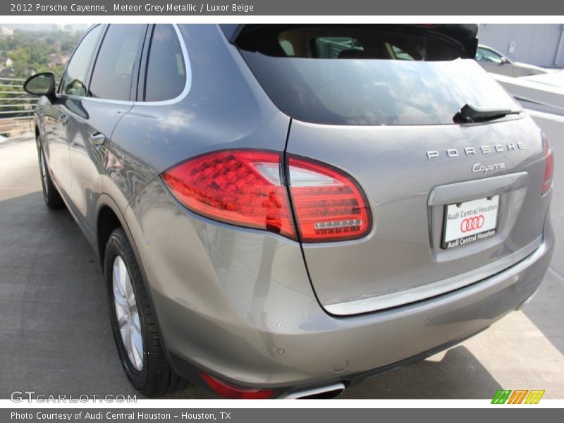 Meteor Grey Metallic / Luxor Beige 2012 Porsche Cayenne