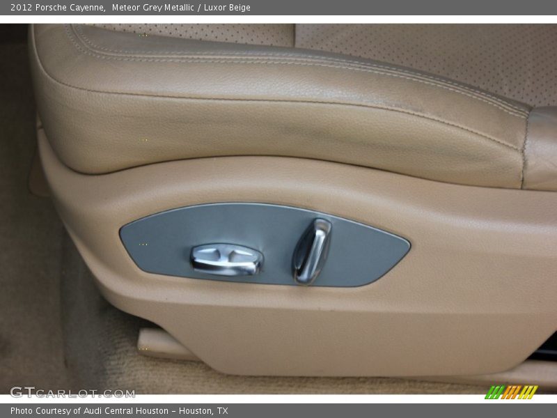 Meteor Grey Metallic / Luxor Beige 2012 Porsche Cayenne
