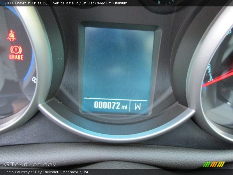 Silver Ice Metallic / Jet Black/Medium Titanium 2014 Chevrolet Cruze LS