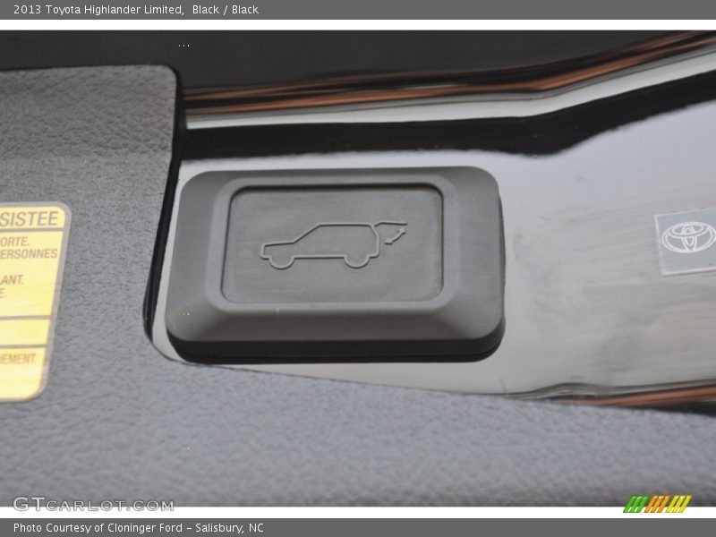 Black / Black 2013 Toyota Highlander Limited