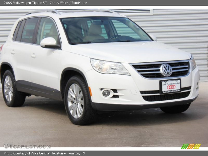 Candy White / Sandstone 2009 Volkswagen Tiguan SE