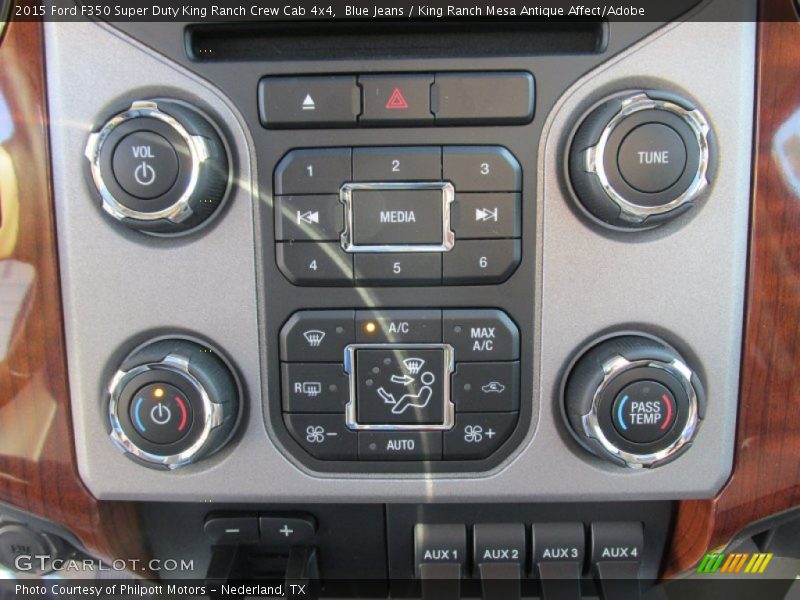 Controls of 2015 F350 Super Duty King Ranch Crew Cab 4x4