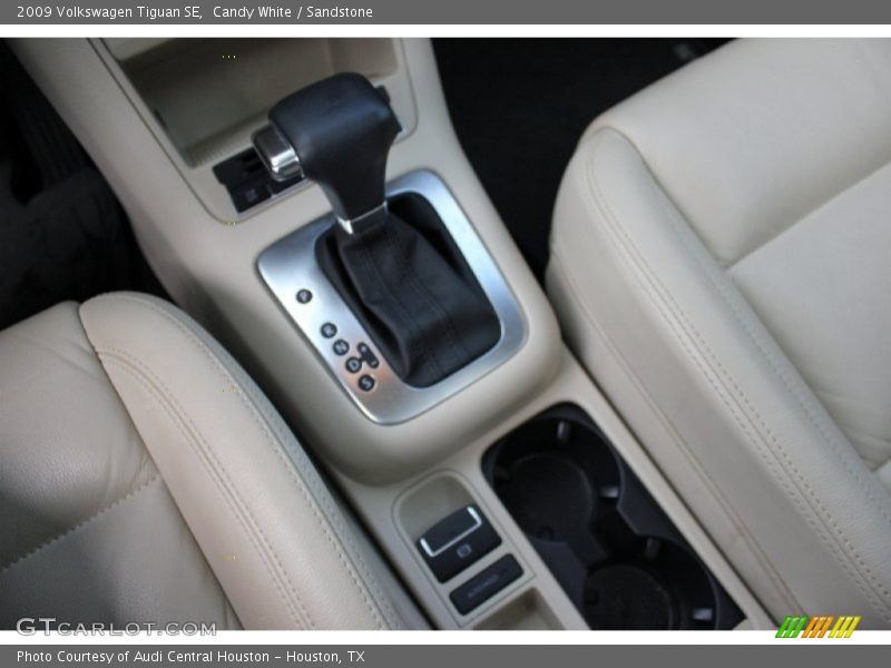 Candy White / Sandstone 2009 Volkswagen Tiguan SE