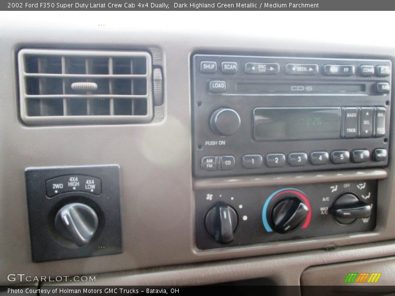 Controls of 2002 F350 Super Duty Lariat Crew Cab 4x4 Dually