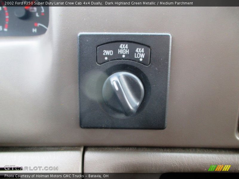 Controls of 2002 F350 Super Duty Lariat Crew Cab 4x4 Dually