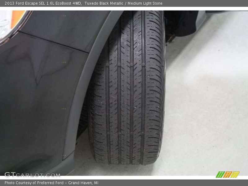 Tuxedo Black Metallic / Medium Light Stone 2013 Ford Escape SEL 1.6L EcoBoost 4WD